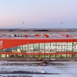 амира мачты в аэропорту баландино